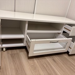 TV台の画像