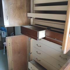 収納タンス+スマホの画像