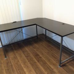 定価数万円　頑丈な パソコンデスク　たったの3千円ポッキリ　高級　学習机　テーブル　机　棚　パソコン　デスクの画像