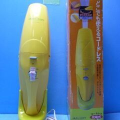 ■R806　テスコム　充電式　ハンディークリーナーの画像