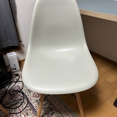 椅子2脚の画像