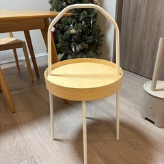 IKEA サイドテーブルの画像