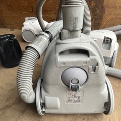 多数あり 山善] 掃除機 紙パック式 クリーナー キャニスター掃除機 コード式 軽量 すき間ノズル 簡単お手入れ ホワイト ZKDS-H300(W) の画像