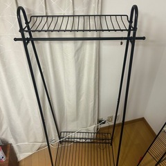 【美品/2000円】シンプルなハンガーラック（棚）/ 収納・ディスプレイに の画像