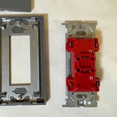 電材　JINBO コンセントカバーの画像