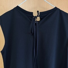 トップス　ブラック　新品タグ付きの画像