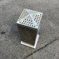 縦型スタイリッシュ/ガラ入れスタンドの画像