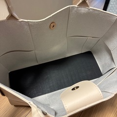 shein パッチワークデザイン ハンドバッグ　オフホワイトの画像