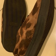 ヒョウ柄スニーカーの画像