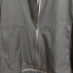 【ユニクロ】薄いジャケット黒XLサイズの画像