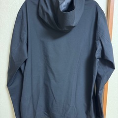 【ユニクロ】薄いジャケット黒XLサイズの画像