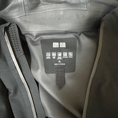 【ユニクロ】薄いジャケット黒XLサイズの画像