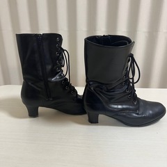 編み上げブーツレースアップブーツ 23,5cmの画像