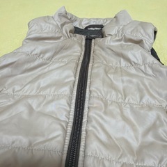 UNIQLOベビーダウンベスト　80cmの画像