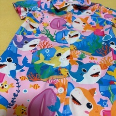 ベビーサメ柄ワンピース 90cmの画像