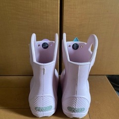 Crocs ピンク 長靴 キャラクター付きの画像
