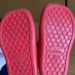 フタフタfutafuta レッド 花モチーフ 長靴の画像