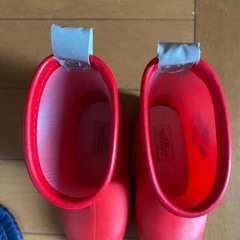 フタフタfutafuta レッド 花モチーフ 長靴の画像