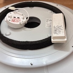 🟨 LEDシーリングライト番号33 SHARP 2018年製 大阪市内 配達無料 保管場所での引取りは値引きします の画像