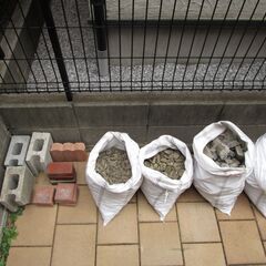 砂利やガラなどの画像