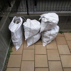 砂利やガラなどの画像