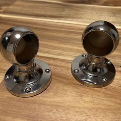 未使用　ステンレス巻パイプ　　254cmと110cmにカット済み　とクロームブラケット2個の画像