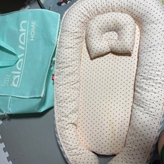 ベビーベッドの画像