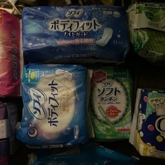 大量！生理用ナプキンほぼ未使用未開封の画像