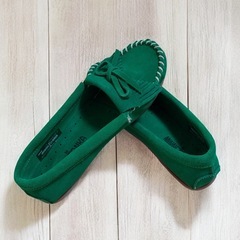 ミネトンカ モカシン シューズ グリーン 23cm 大人かわいい フリンジの画像