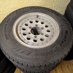 ハイエース用ホイールタイヤ4本の画像