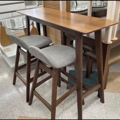 キッチンカウンターと椅子セットの画像