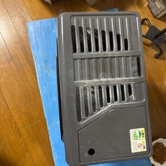 コロナ製の石油ストーブの画像