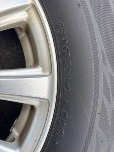 【値下げしました】185/70R14  23年製VRX2スタッドレス ホイール付き