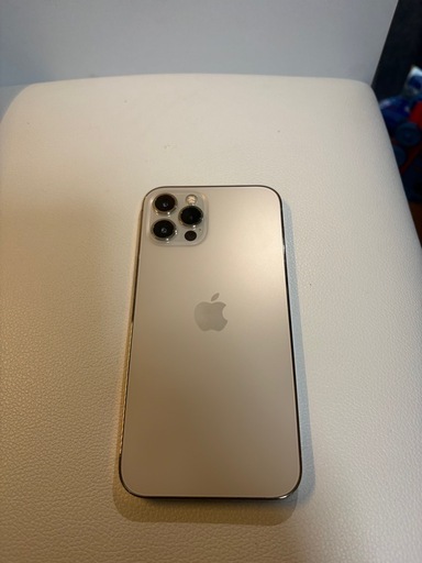 【現在取引中】iPhone１２PRO  512GB ゴールド