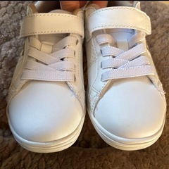 一度のみ使用　キッズ　靴　スニーカー　サイズ18 の画像