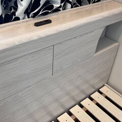 【ニトリ】セミダブルベッド＊すのこ構造／宮・照明・コンセント付き／ホワイト【美品】の画像