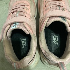 スニーカー　21.5cmの画像