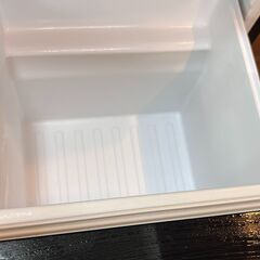 【レトロデザイン】eangle 2ドア冷蔵庫／ブラック／149L（冷蔵92L・冷凍57L）の画像