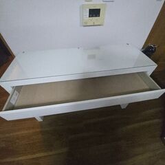 IKEA 小さめの机の画像