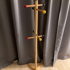 3点セット！テレビ、テレビ台、ポールハンガーの画像