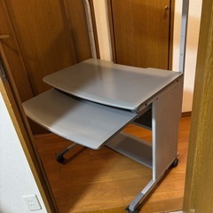 エレコム製　PCデスクの画像