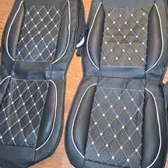 ほぼ新品ダイハツウェイクシートカバーの画像