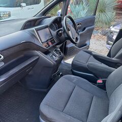 愛知発★H27年式 ZWR80G トヨタ ヴォクシーハイブリッド 車検長い 即納の画像