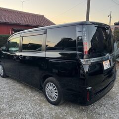 愛知発★H27年式 ZWR80G トヨタ ヴォクシーハイブリッド 車検長い 即納の画像