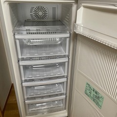 三菱ノンフロン冷凍庫の画像