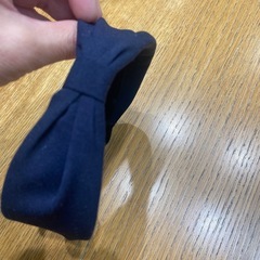 カチューシャ 紺色の画像