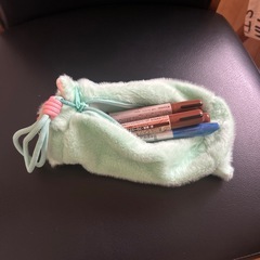 大人気商品ラブブペンケースの画像