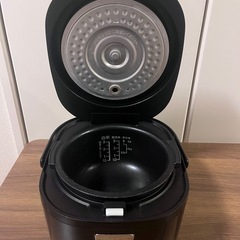 お話中　SHARP 炊飯器 3合炊き 2019年製 説明書付き の画像