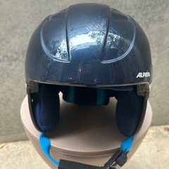 ALPINAキッズスキーヘルメットの画像