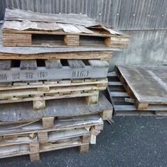 13　無料差し上げます　木製パレット　木パレ　大量　薪に　マキ　焚火に　の画像